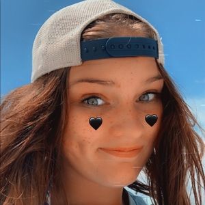 Meet your Posher, Alexis